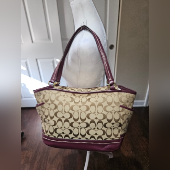 COACH AUTHENTIC F23297 PARK CARRIE SIGNATURE SATCHEL BURGUNDY COLOR PREOWNED - Picture 8 of 15